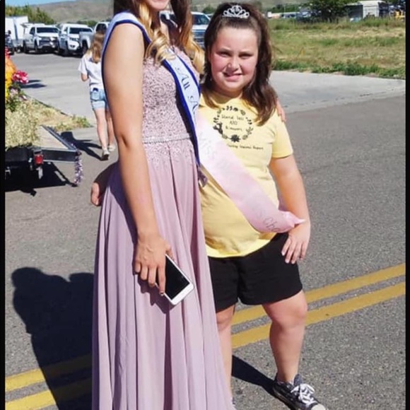 Prom dress - Picture 2 of 3